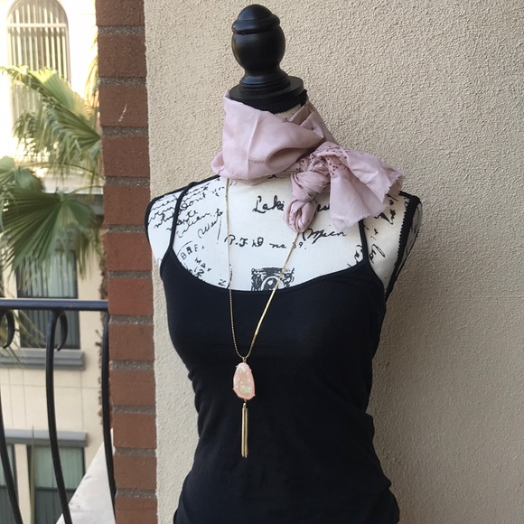 📍Iridescent Pink Pendant Necklace - Picture 5 of 9